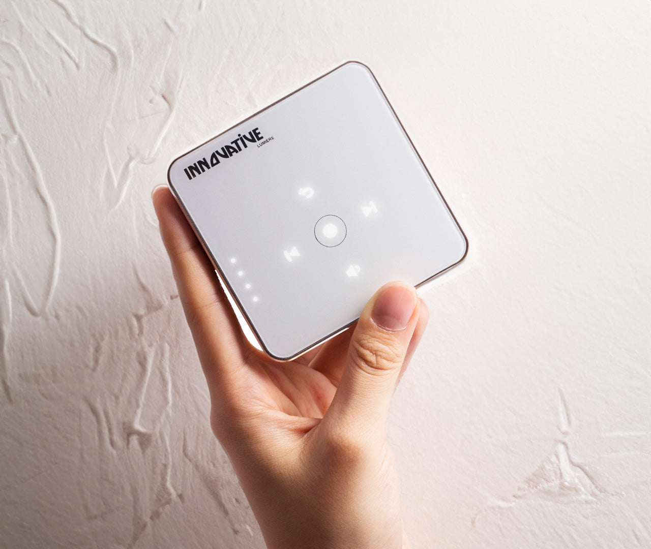 Pocket INNOVATIVE Lumiere Mini USB-C Short Throw Home Projector