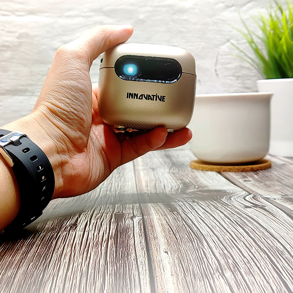 Innovative_thecupid_smart_projector_color_gold_lifestyle_photo